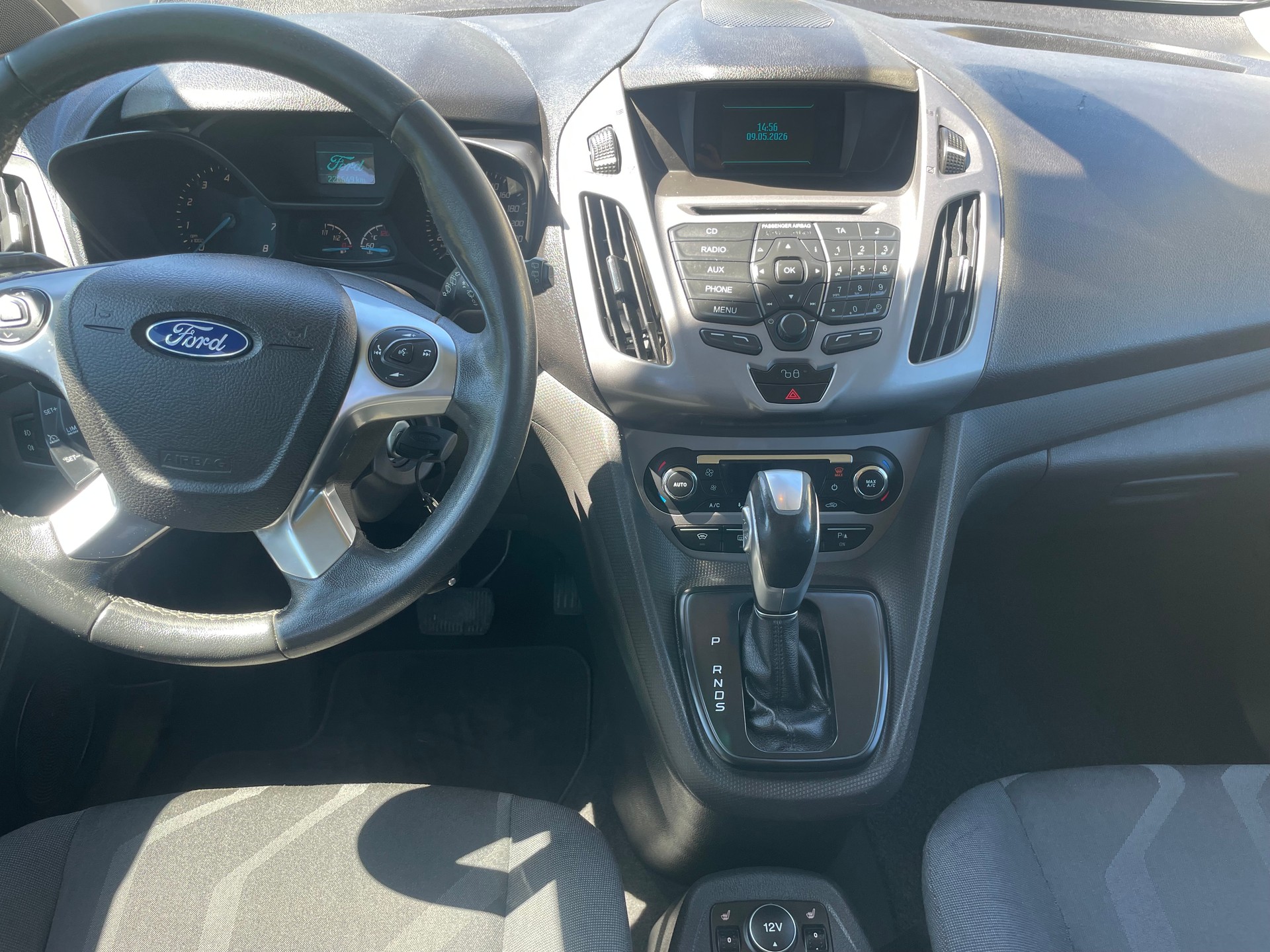 FORD Grand Tourneo Connect 1.6 SCTi Titanium Automatic-image-10