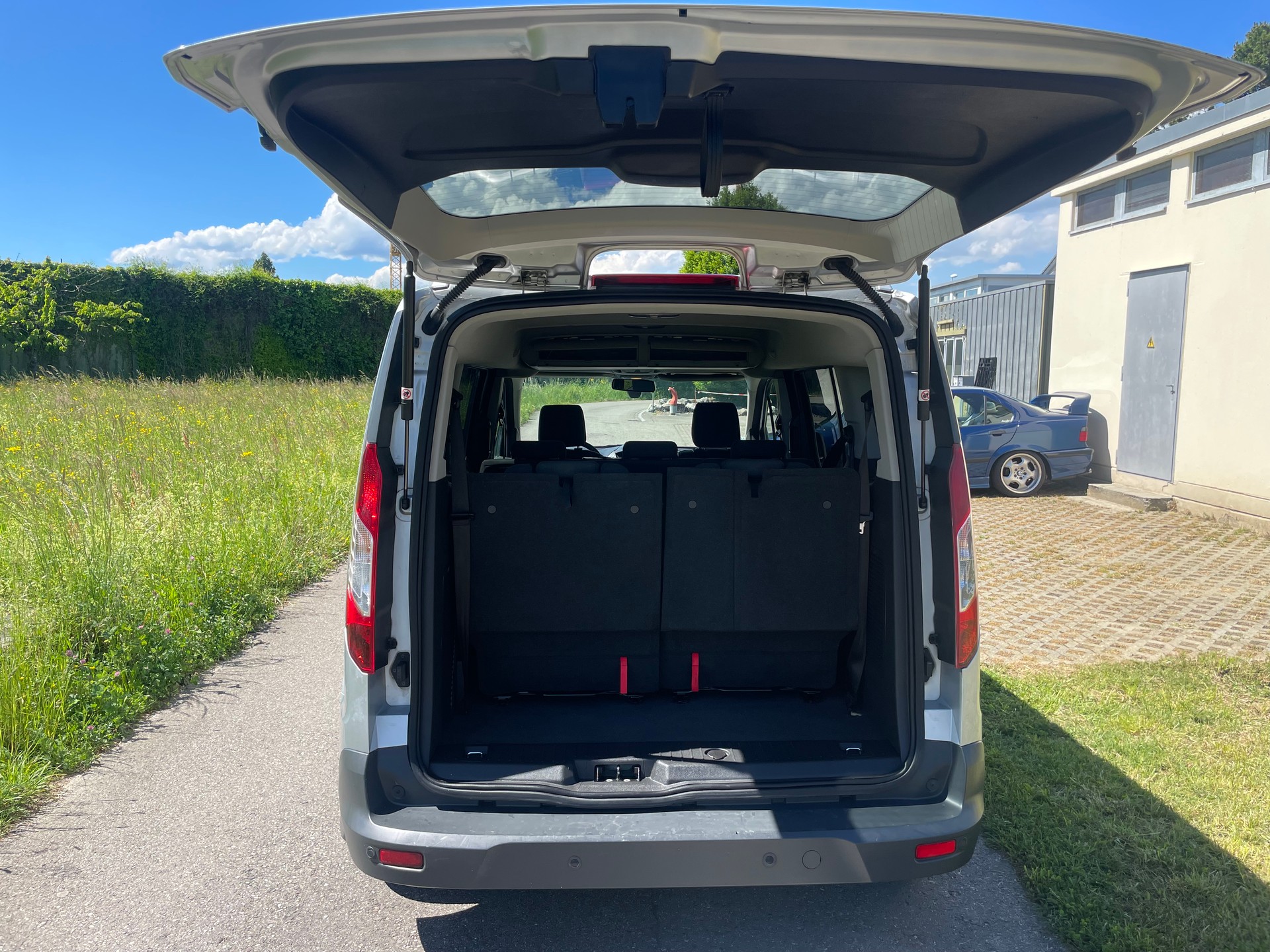 FORD Grand Tourneo Connect 1.6 SCTi Titanium Automatic-image-9