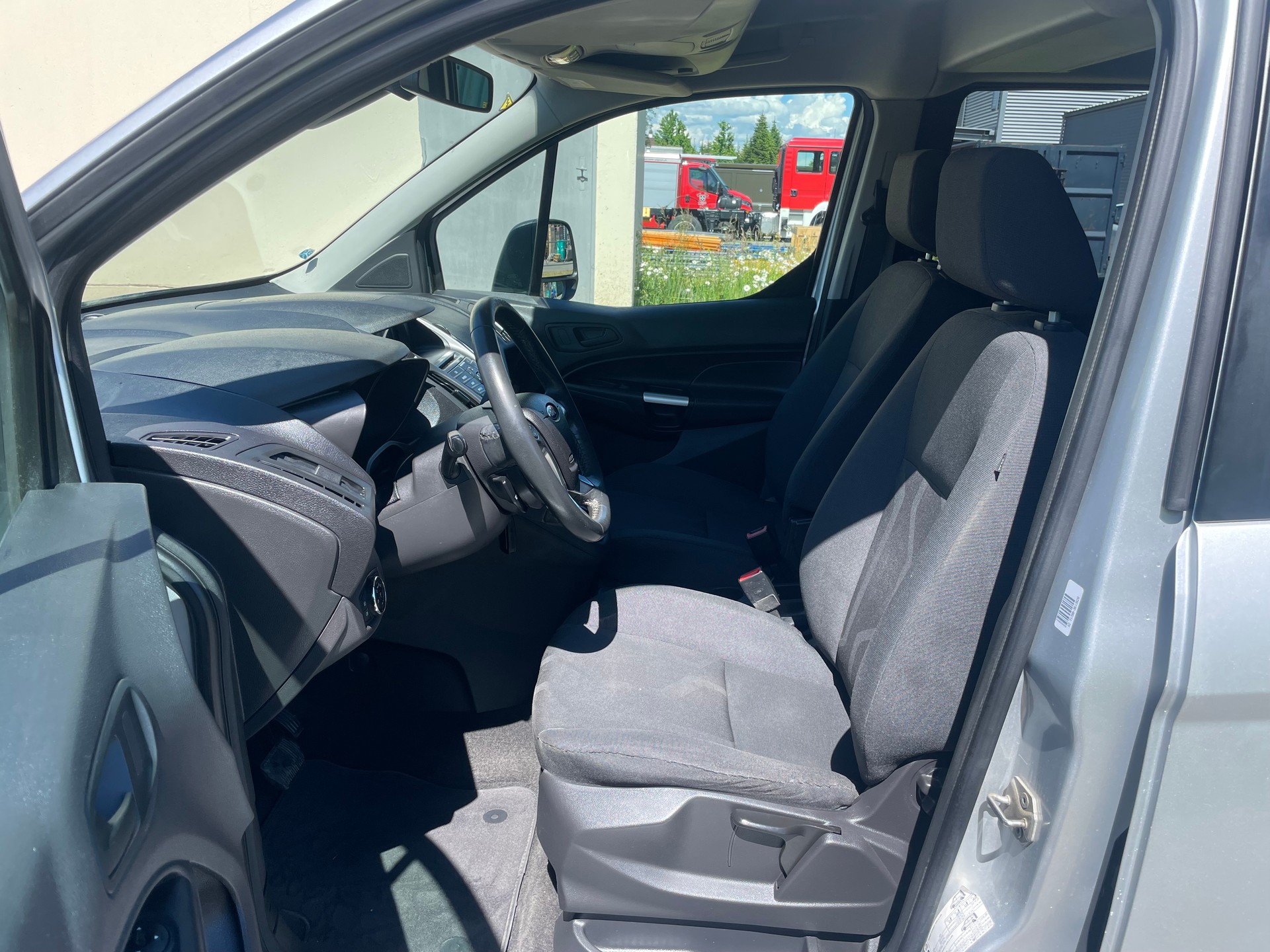 FORD Grand Tourneo Connect 1.6 SCTi Titanium Automatic-image-5