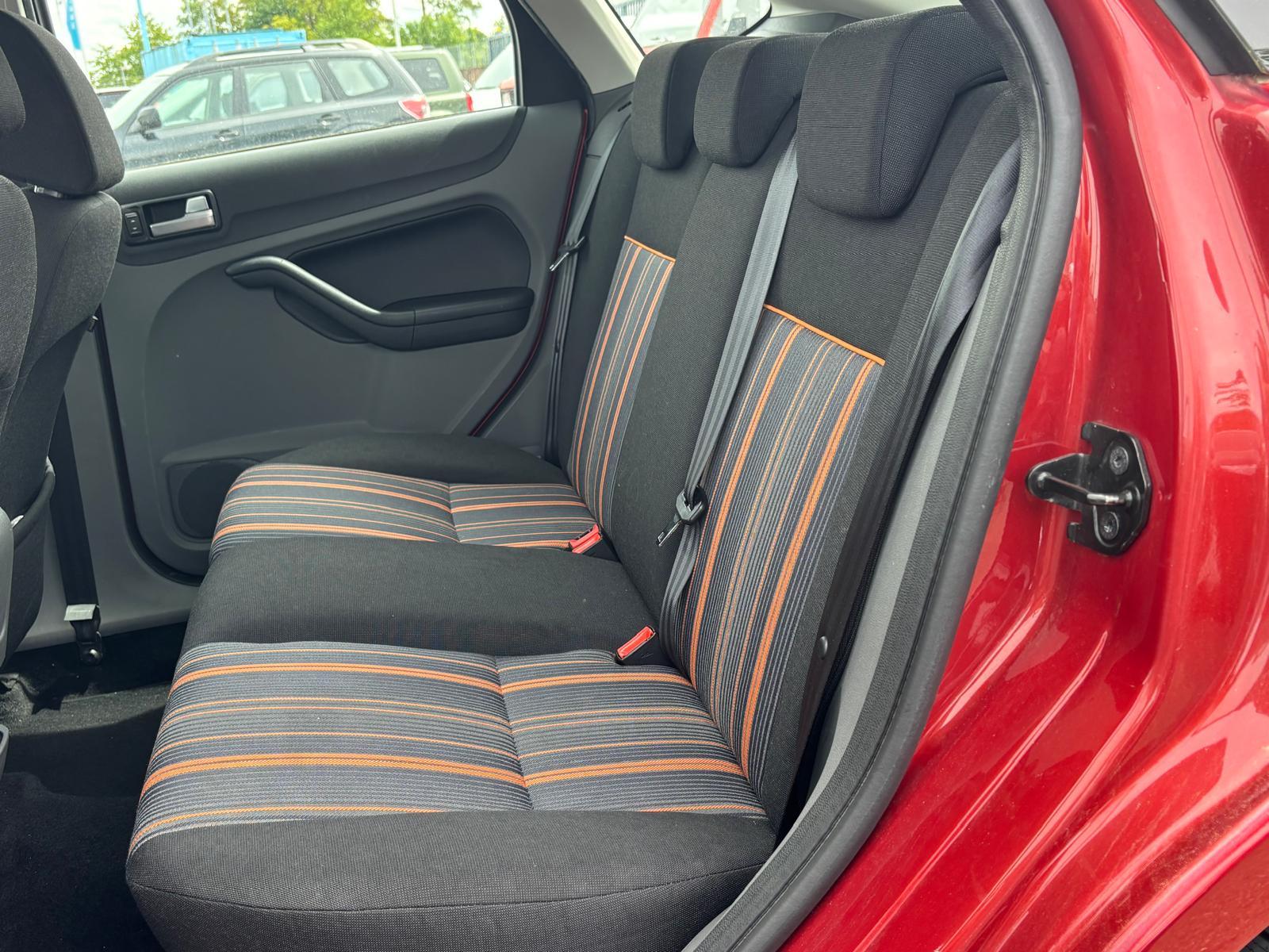 FORD Focus 2.0i Titanium Automatic-image-7