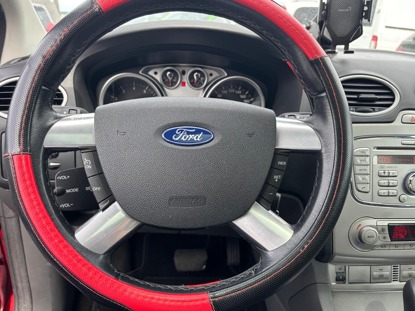 FORD Focus 2.0i Titanium Automatic-image-9