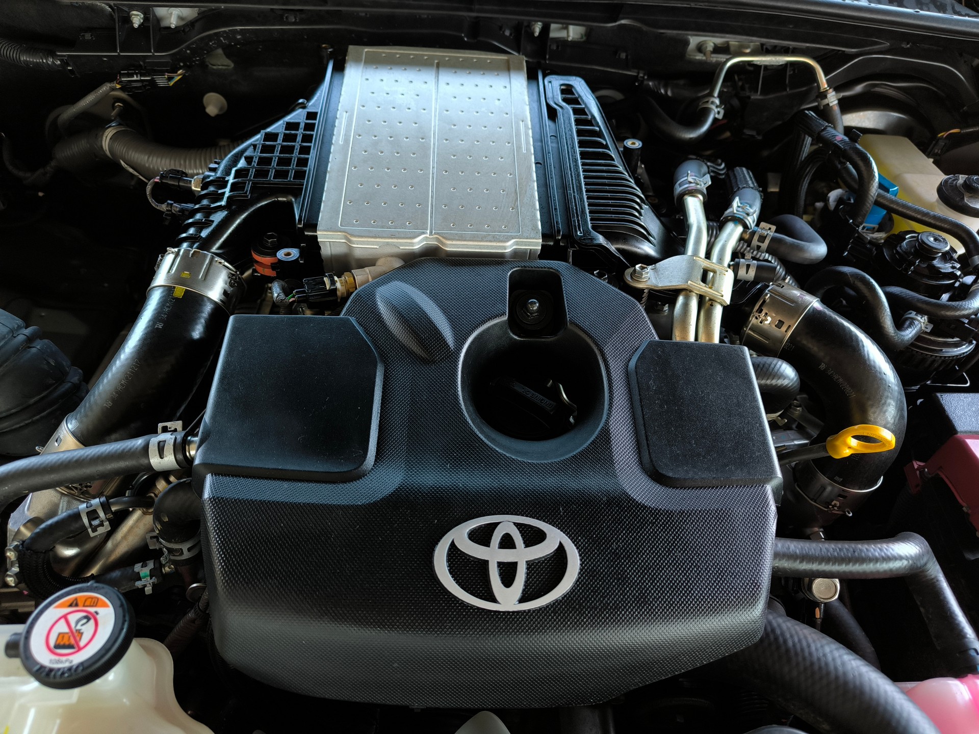 TOYOTA Hilux 2.8D-4D Invincible Double Cab 4x4 A-image-2