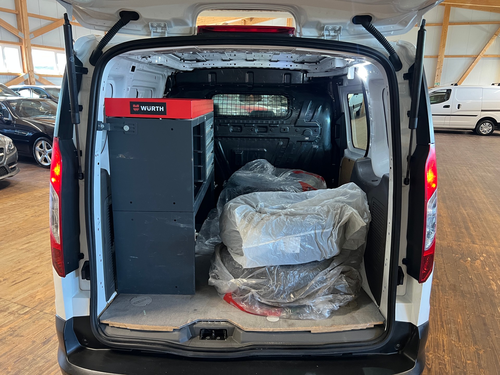 FORD Transit Connect Van T200 1.0 EcoBoost Trend-image-13
