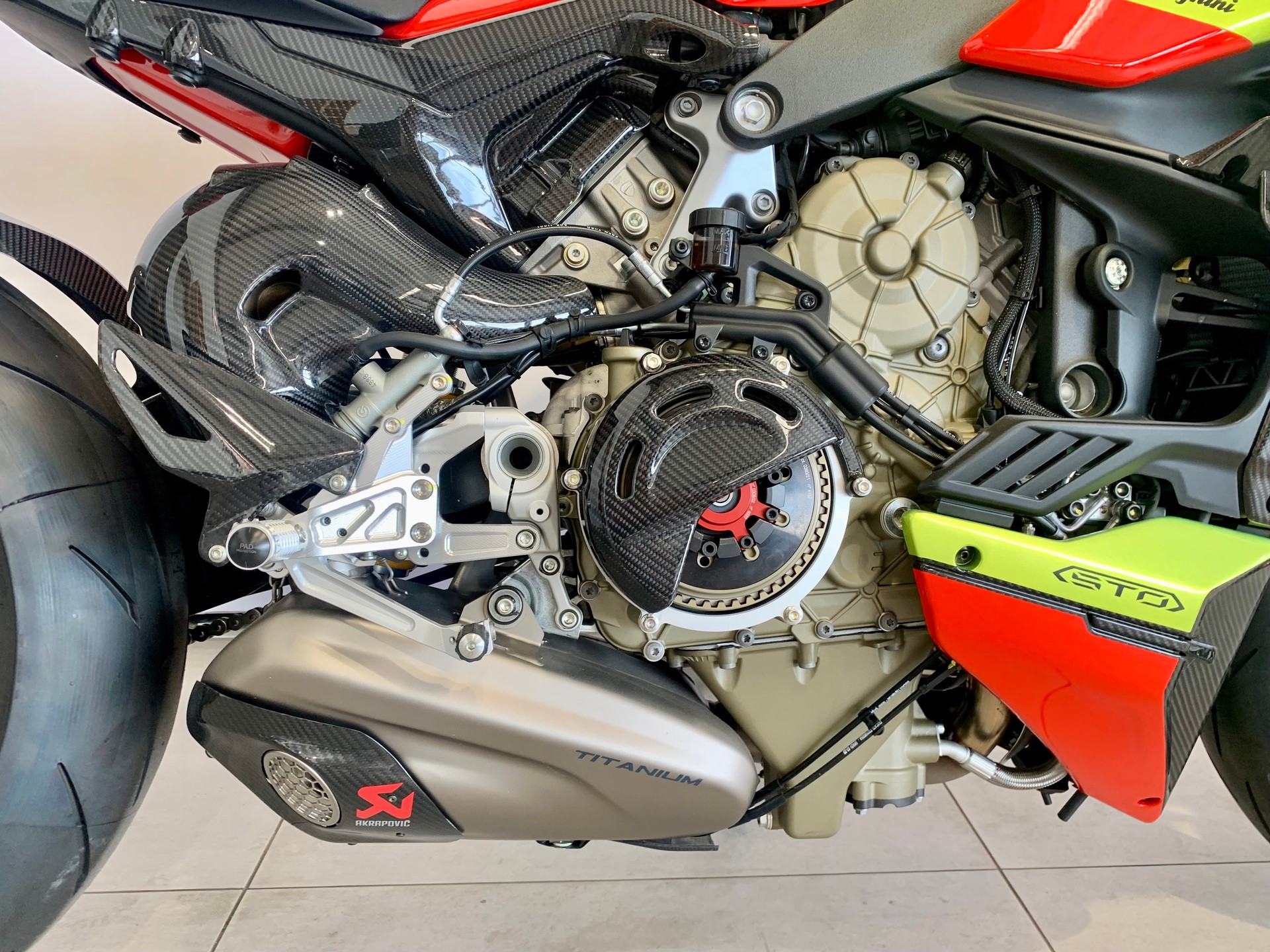 DUCATI STREETFIGHTER V4 LAMBORGHINI-image-12