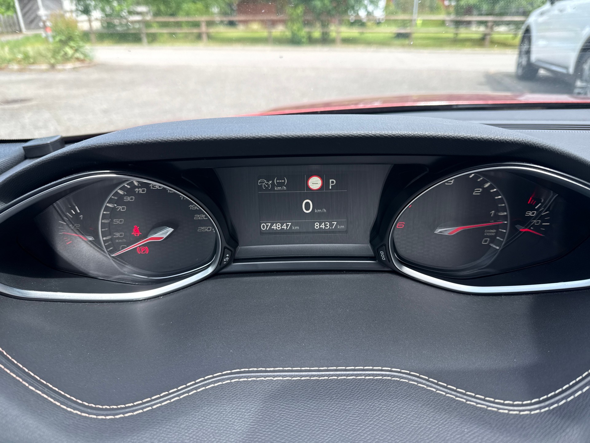 PEUGEOT 308 SW 2.0 BlueHDI GT EAT8-image-6