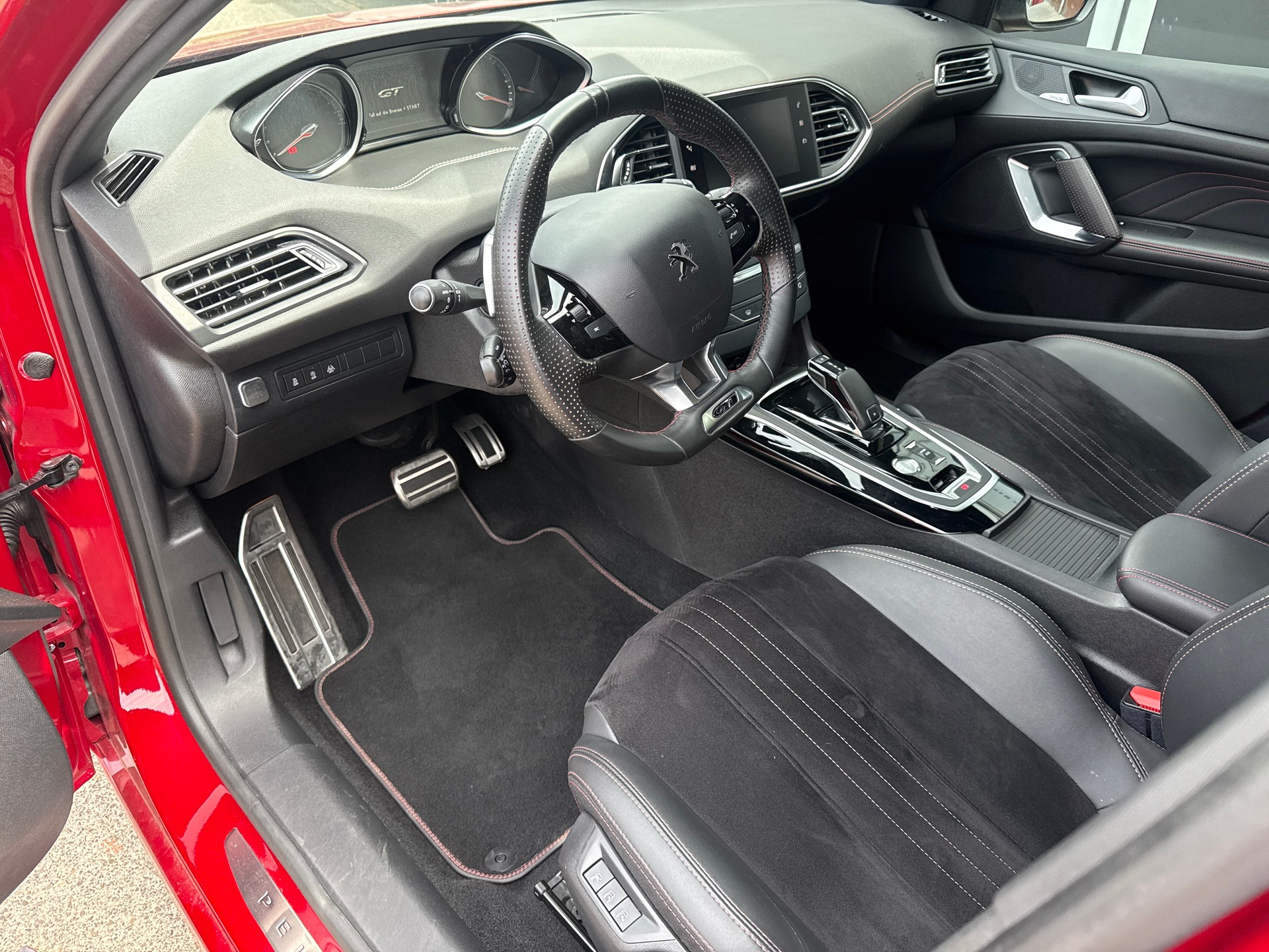 PEUGEOT 308 SW 2.0 BlueHDI GT EAT8-image-8