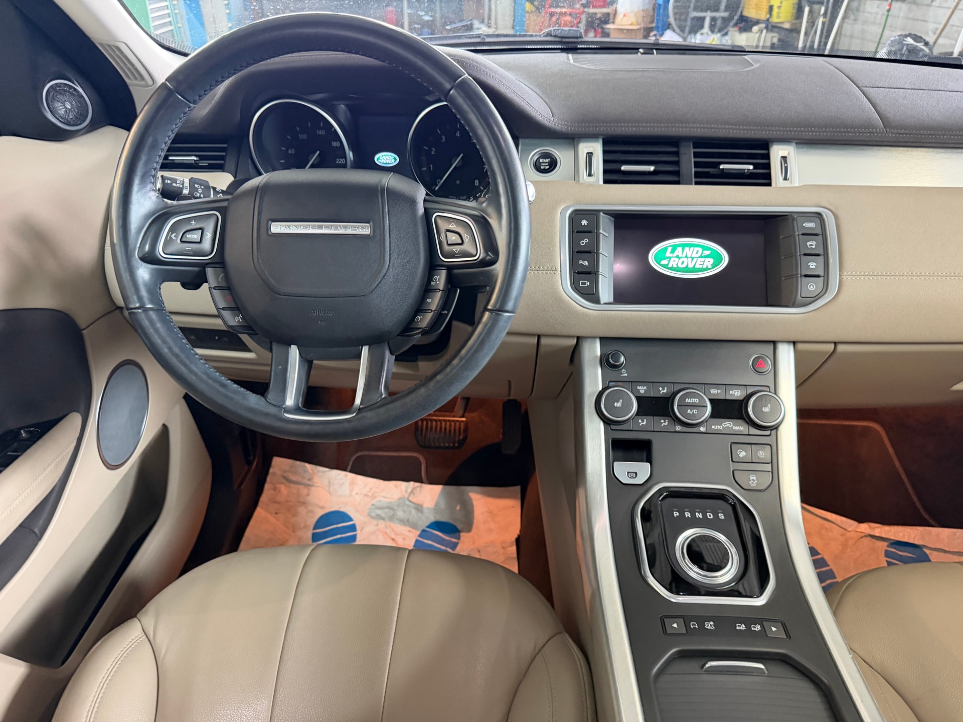 LAND ROVER Range Rover Evoque 2.0 Si4 SE AT9 | CH-Auto | Ab MFK 03.2026 | Pano Dach-image-12