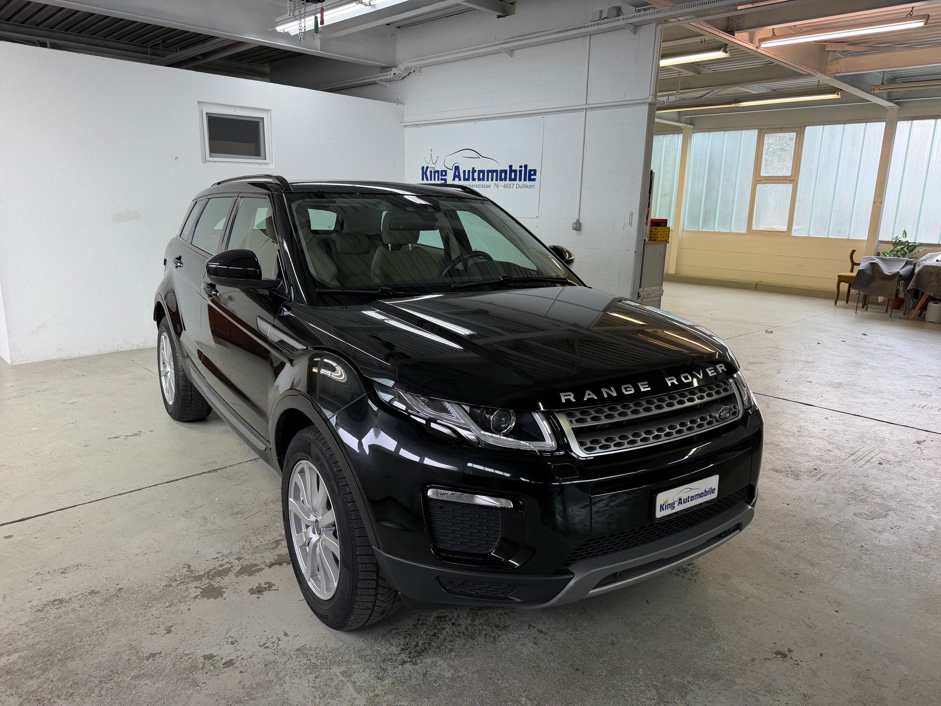 LAND ROVER Range Rover Evoque 2.0 Si4 SE AT9 | CH-Auto | Ab MFK 03.2026 | Pano Dach-image-0