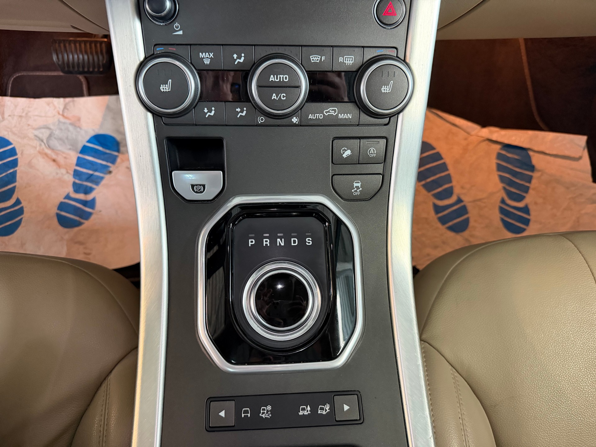 LAND ROVER Range Rover Evoque 2.0 Si4 SE AT9 | CH-Auto | Ab MFK 03.2026 | Pano Dach-image-14