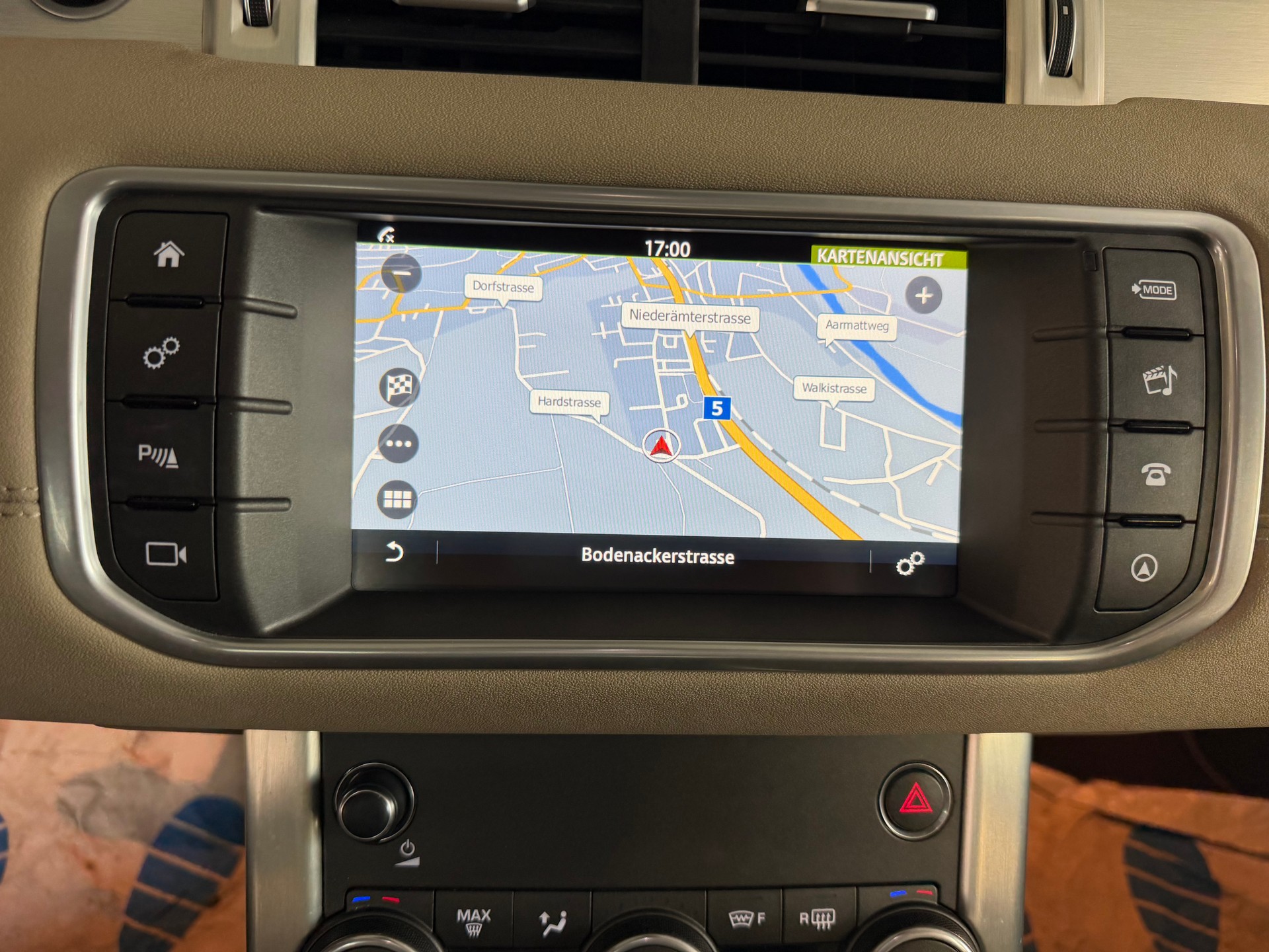 LAND ROVER Range Rover Evoque 2.0 Si4 SE AT9 | CH-Auto | Ab MFK 03.2026 | Pano Dach-image-16