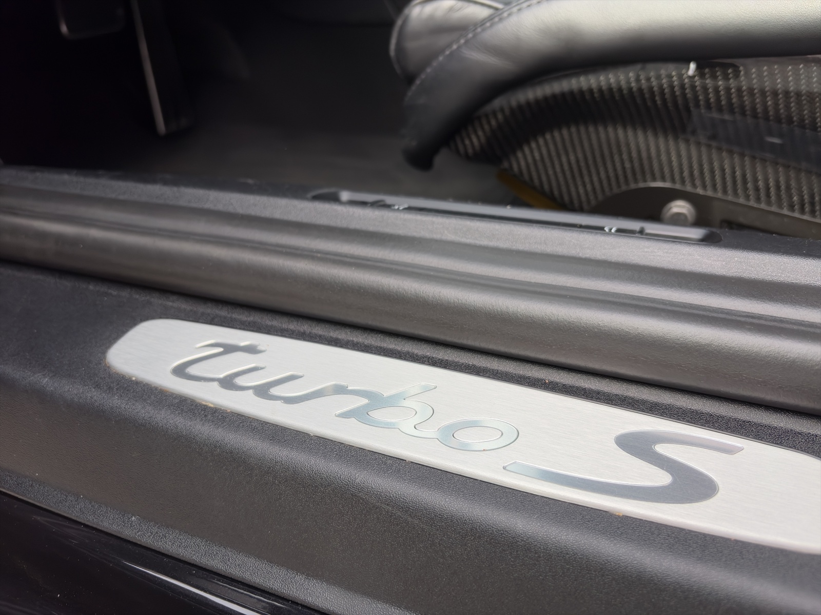 PORSCHE 911 Coupé 3.8 Turbo S PDK-image-16