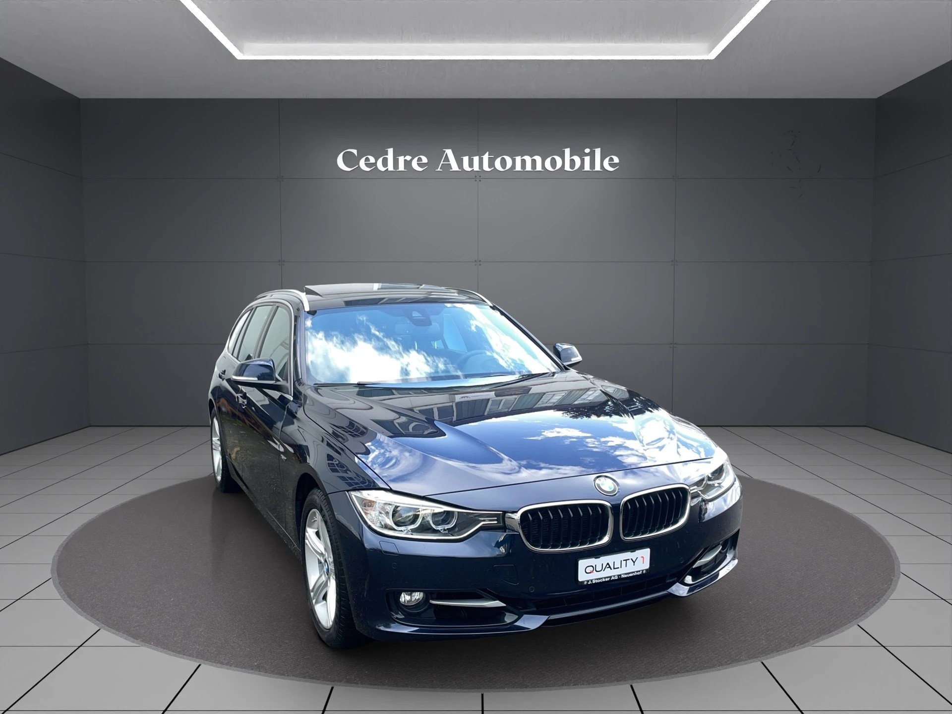 BMW 335i xDrive Touring Sport Line Steptronic-showroom-element-1