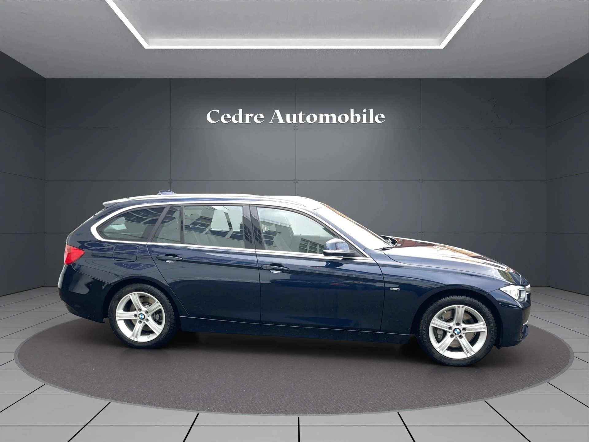 BMW 335i xDrive Touring Sport Line Steptronic-image-4