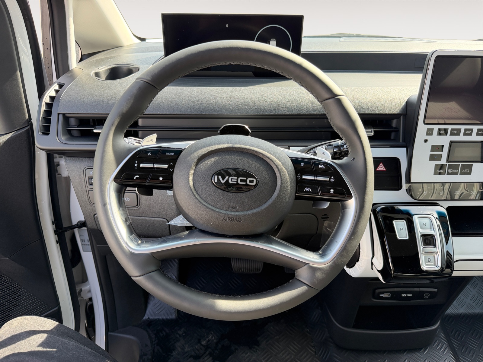 IVECO eMoovy mit FABA Kipper K4 2700-image-6
