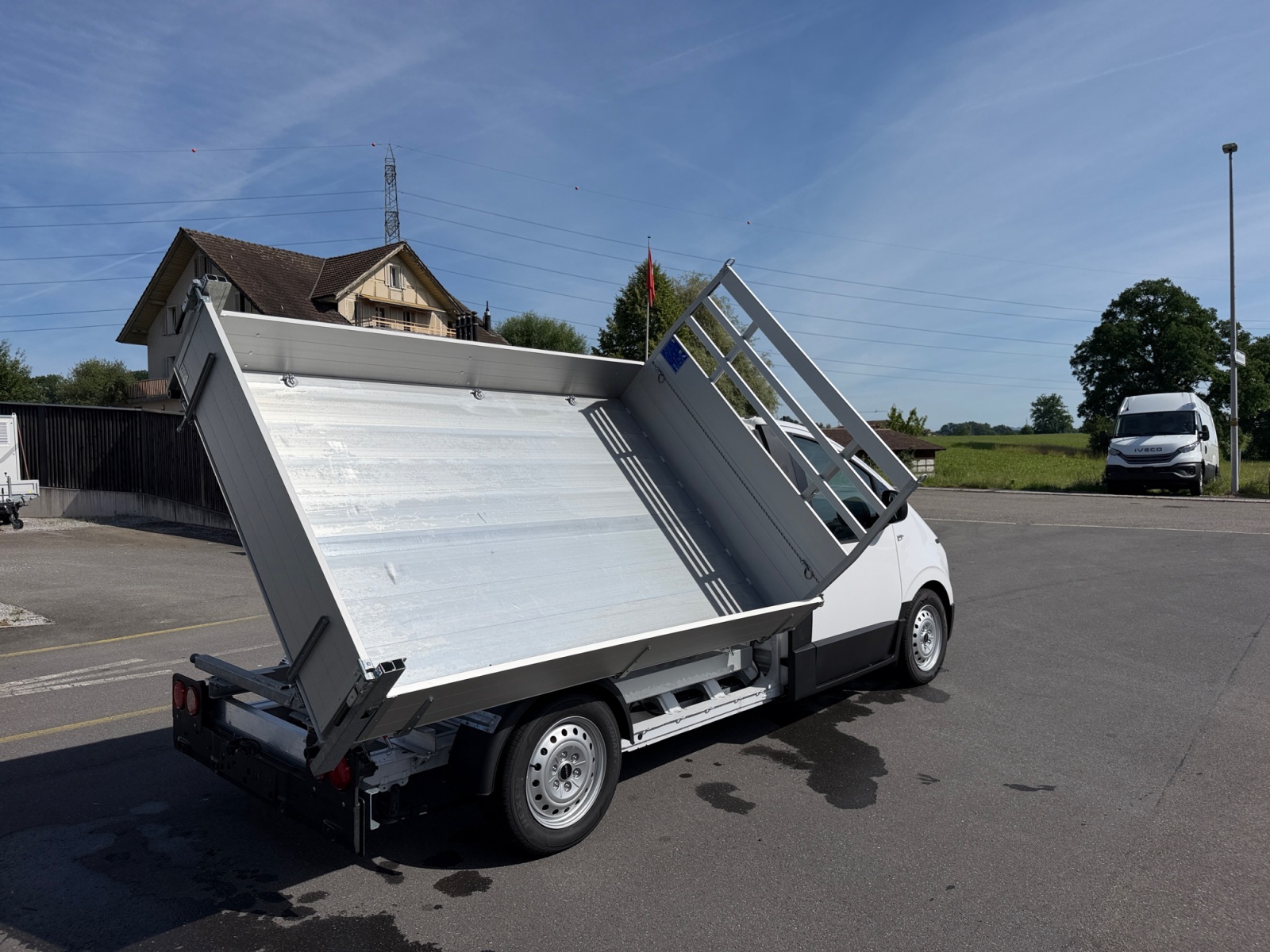 IVECO eMoovy mit FABA Kipper K4 2700-image-18
