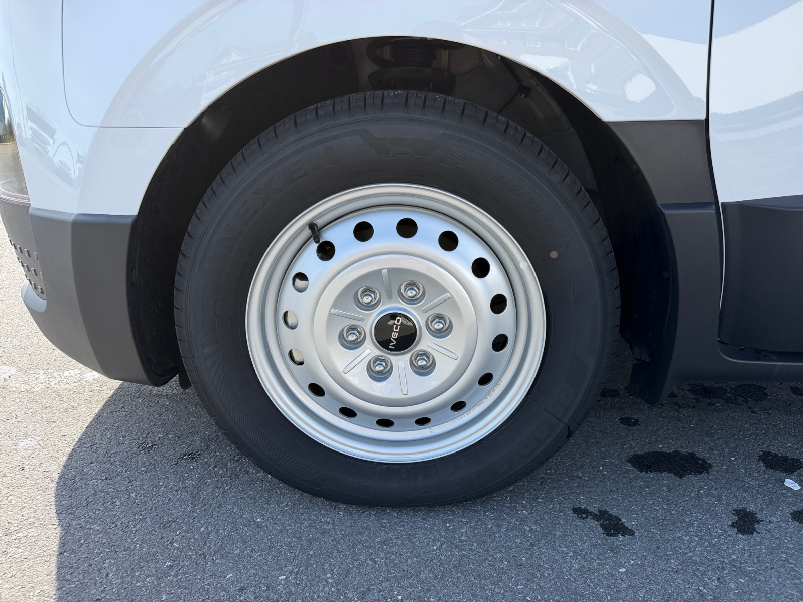 IVECO eMoovy mit FABA Kipper K4 2700-image-12