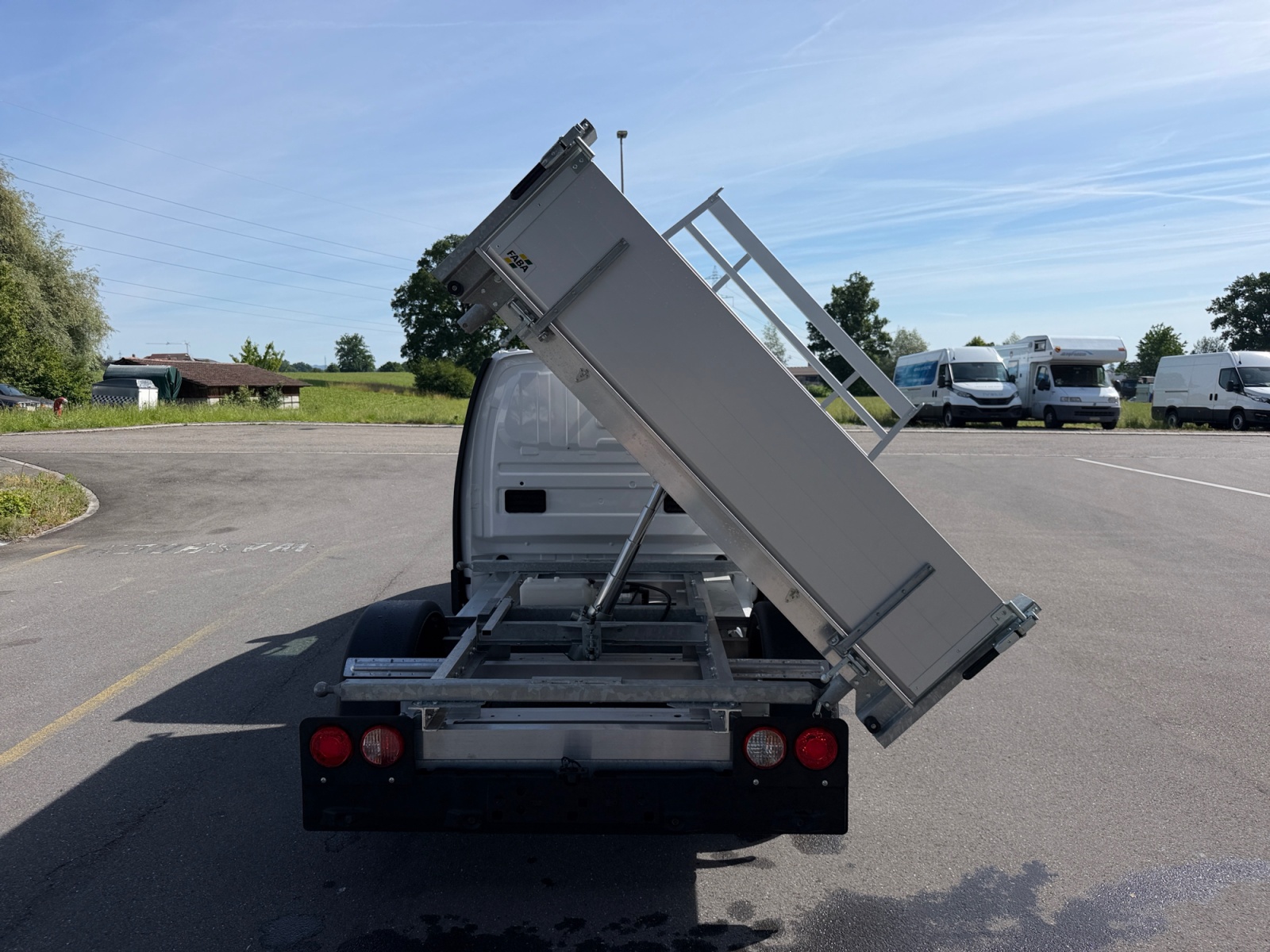 IVECO eMoovy mit FABA Kipper K4 2700-image-17