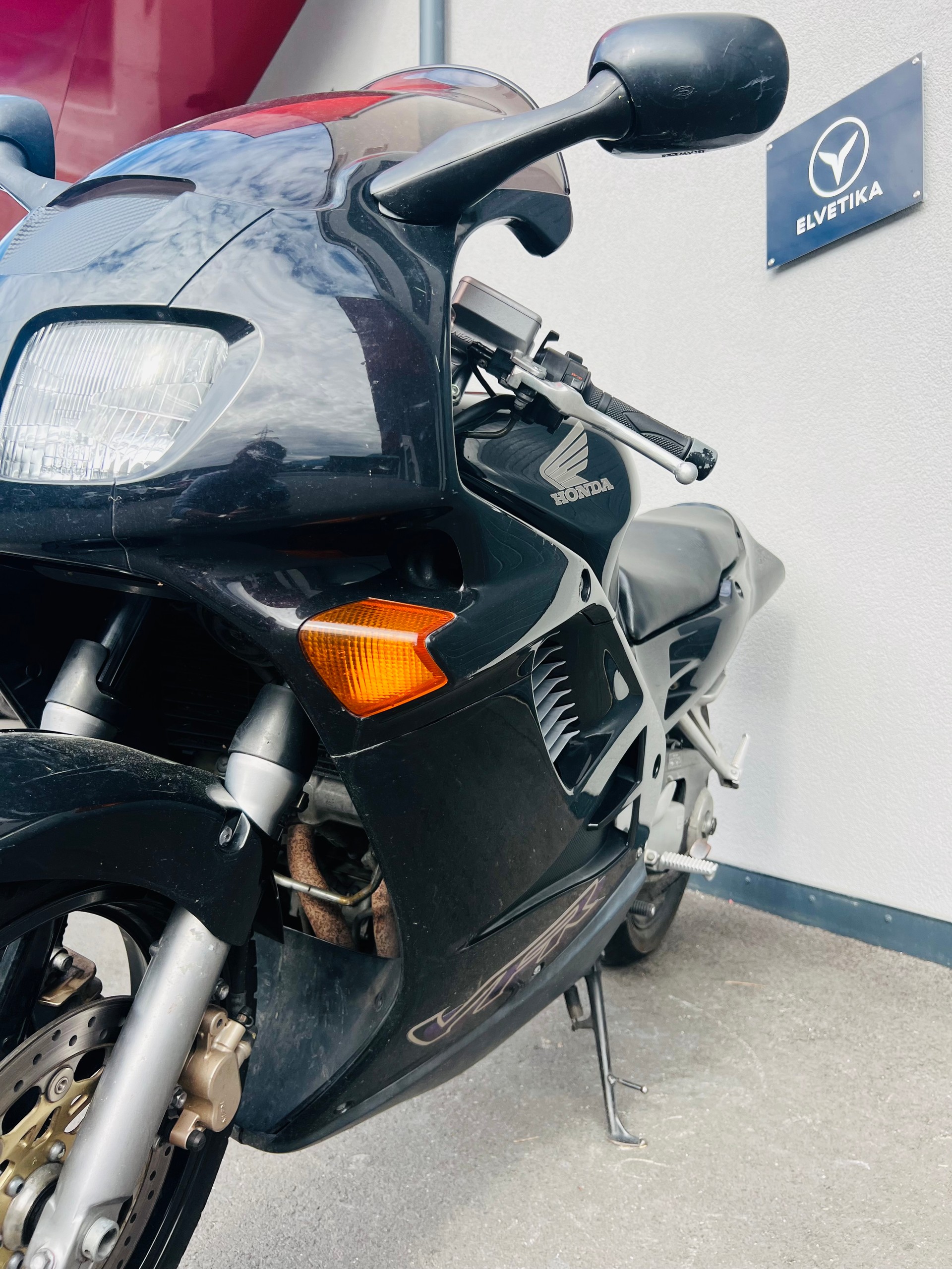 HONDA VFR 750 F R-V-image-5