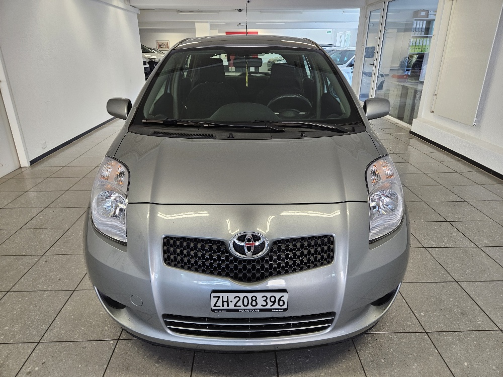TOYOTA Yaris 1.3 Linea Luna-showroom-element-1