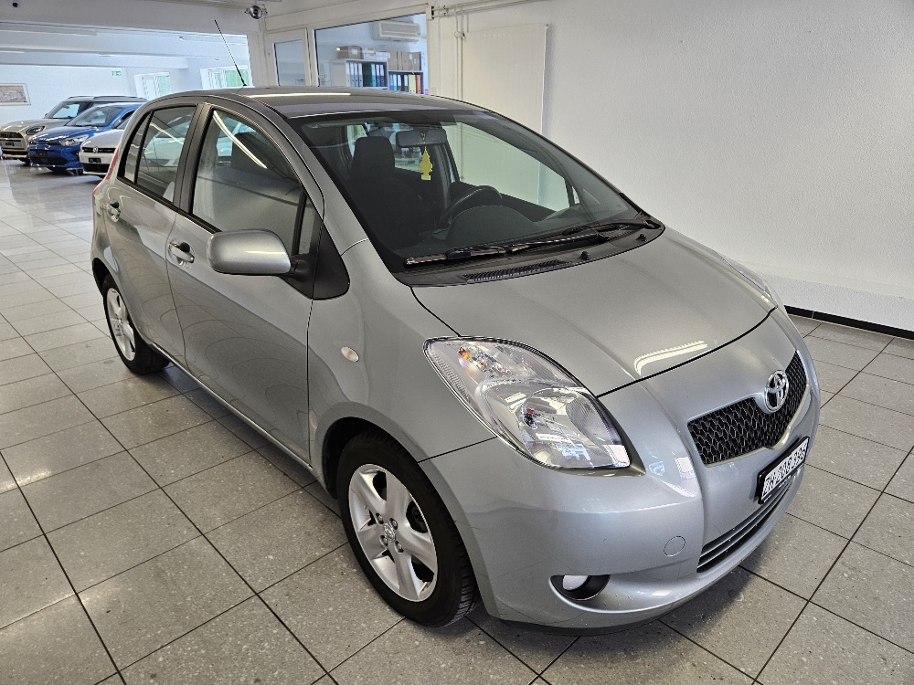TOYOTA Yaris 1.3 Linea Luna-showroom-element-2