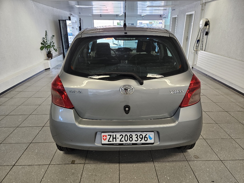 TOYOTA Yaris 1.3 Linea Luna-image-5
