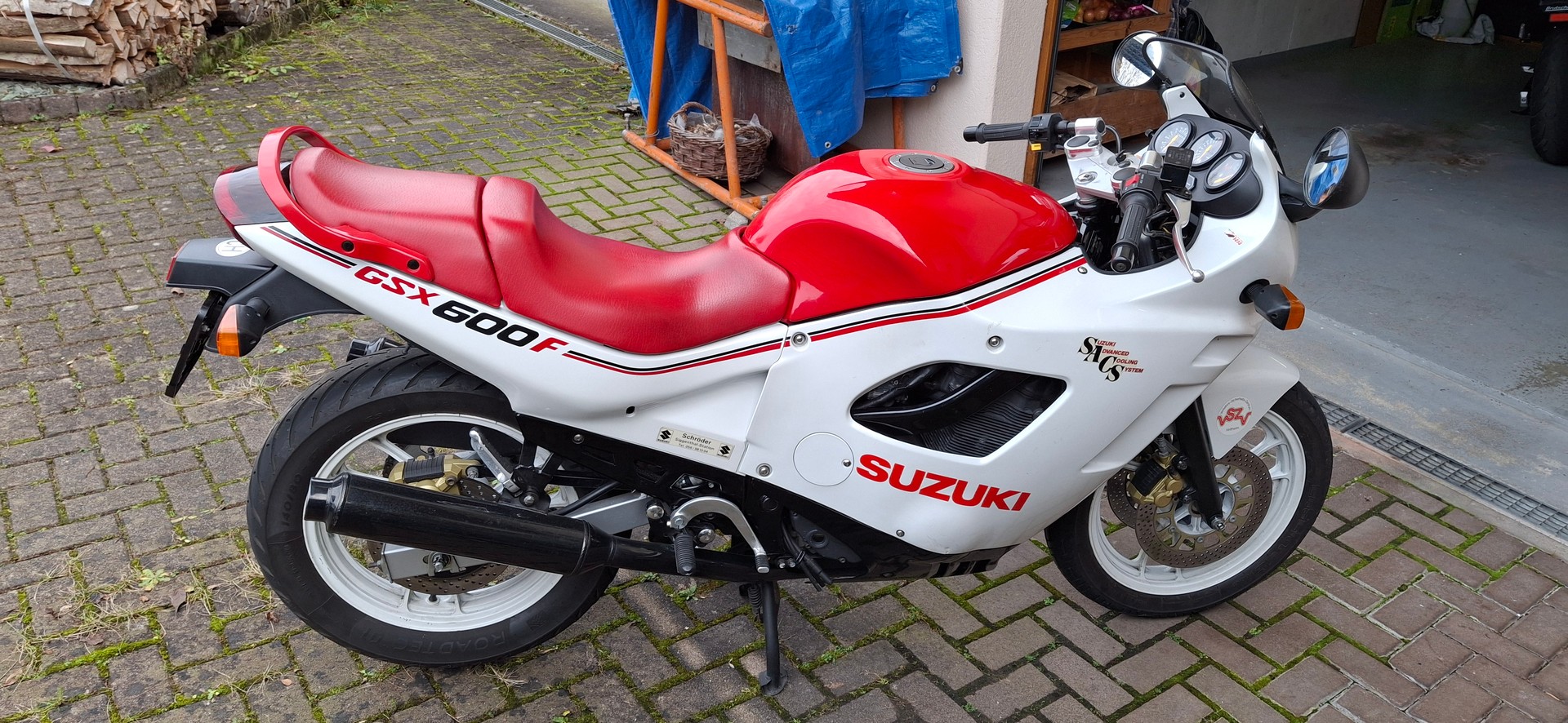 SUZUKI GSX 600 F J-image-1