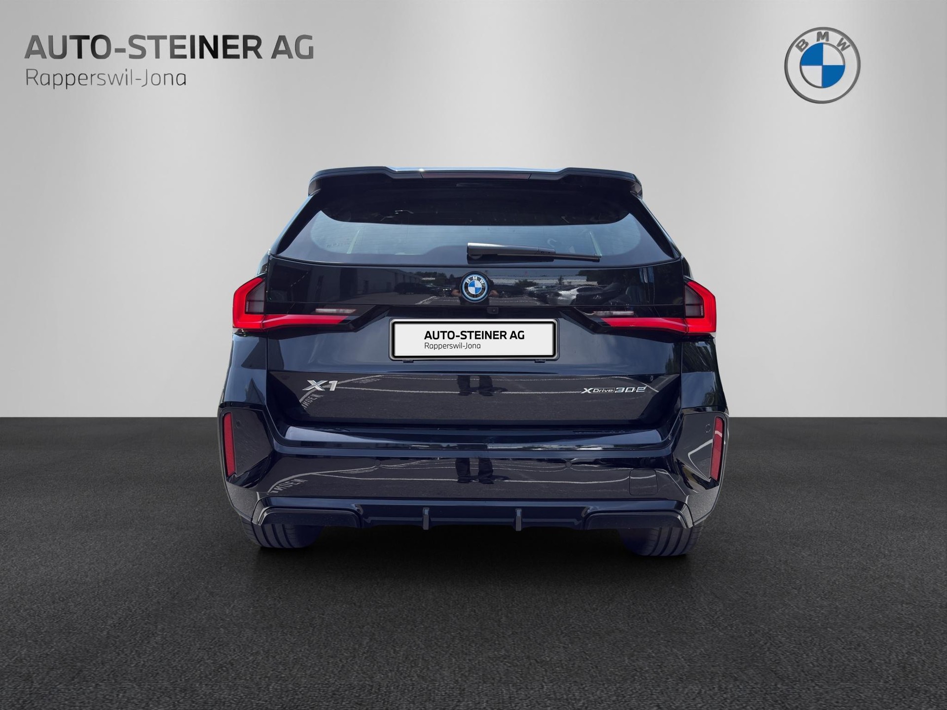 BMW X1 30e xDrive M Sport-showroom-element-3