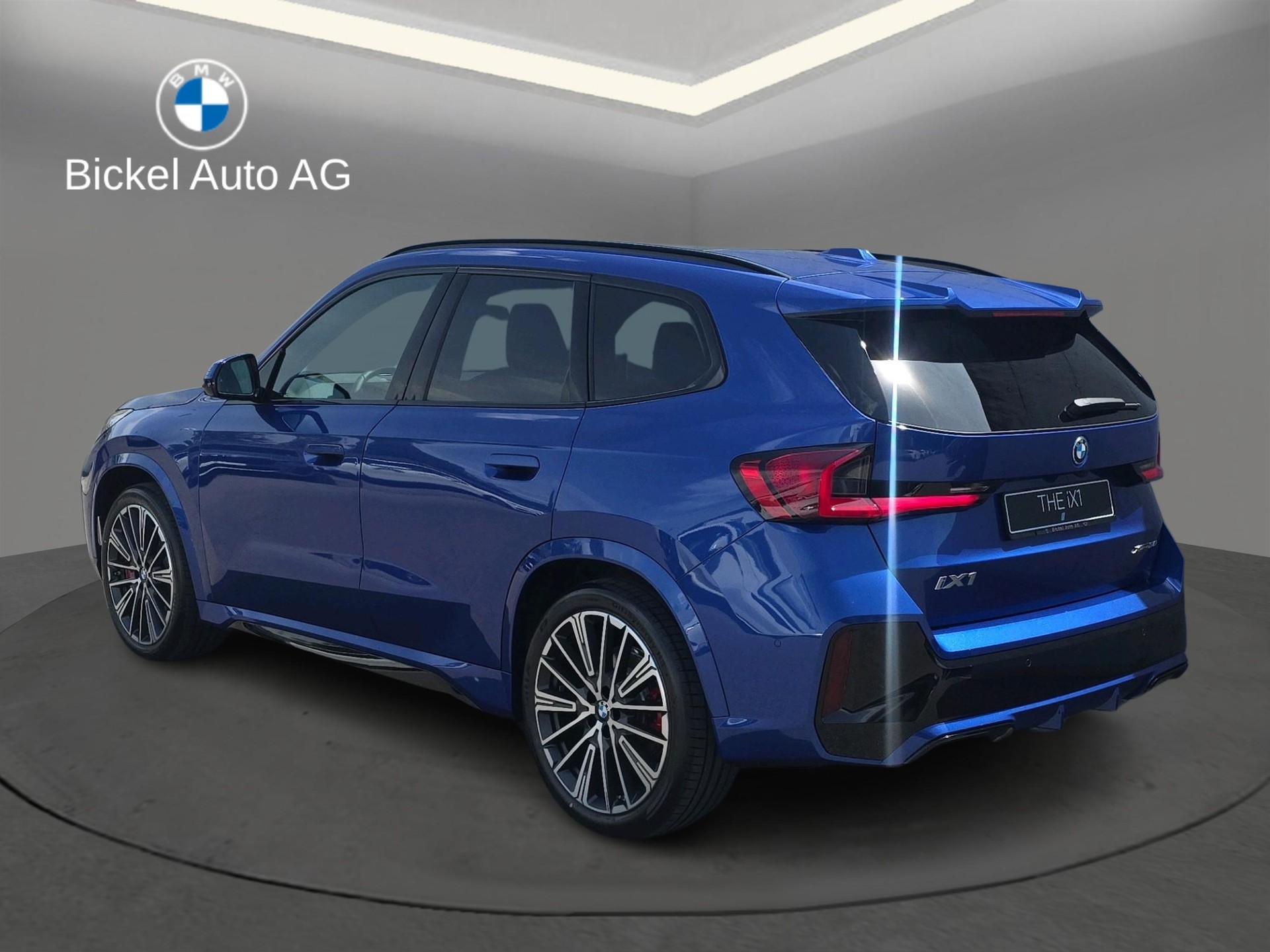 BMW iX1 xDrive 30 M Sport Pro-showroom-element-1