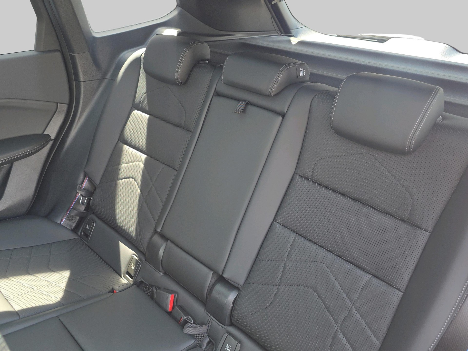 BMW iX1 xDrive 30 M Sport Pro-image-16
