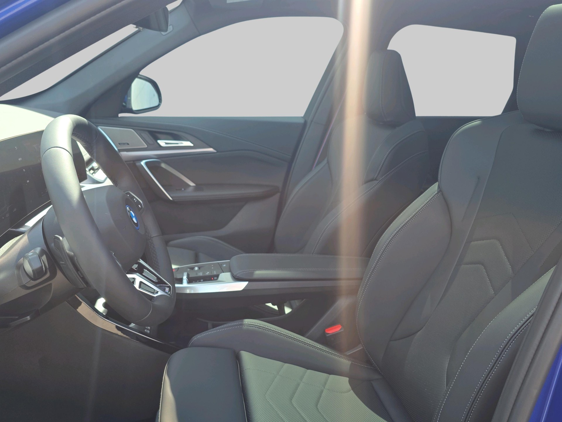 BMW iX1 xDrive 30 M Sport Pro-showroom-element-2