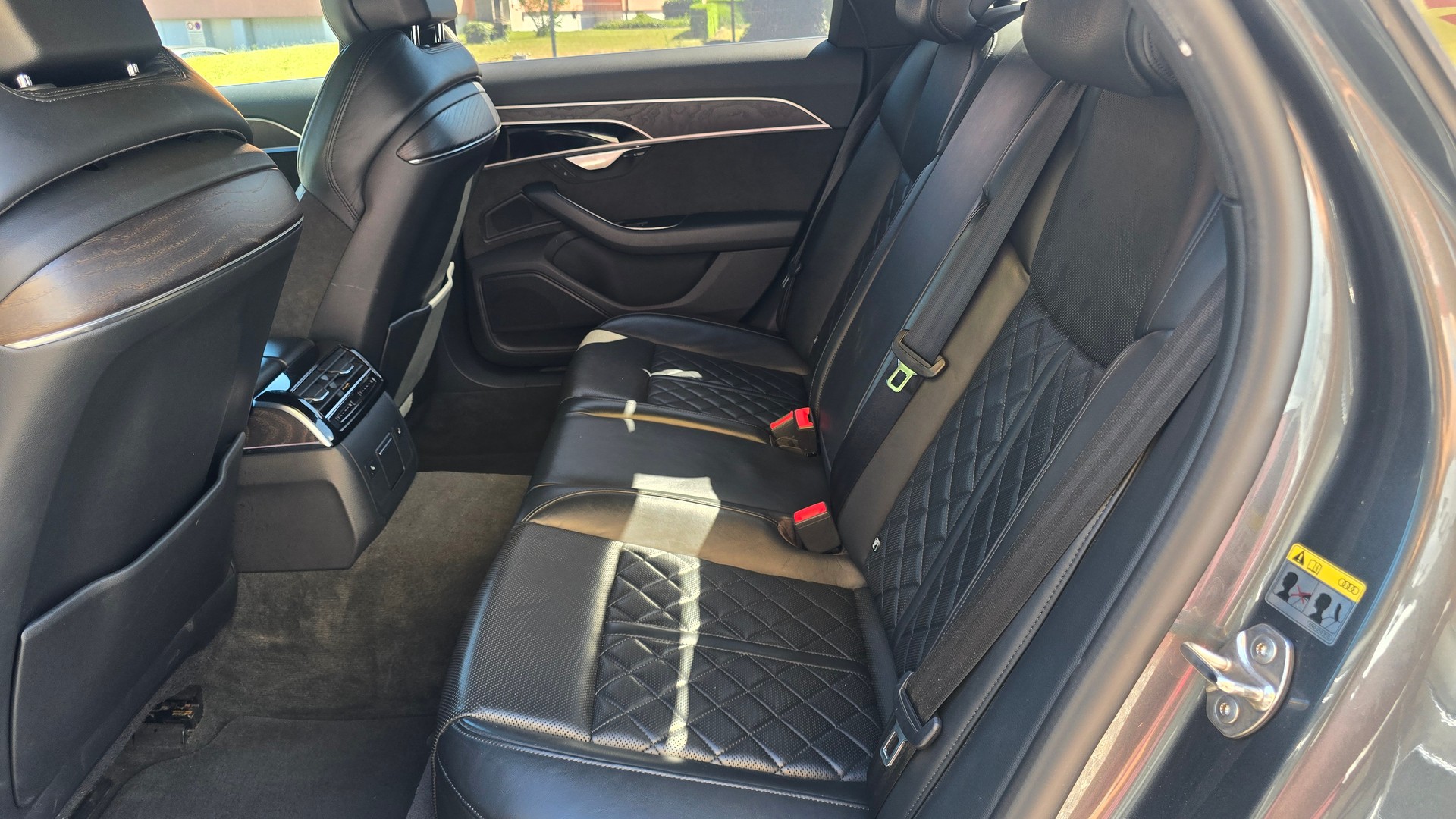 AUDI A8 50 TDI quattro tiptronic-image-8