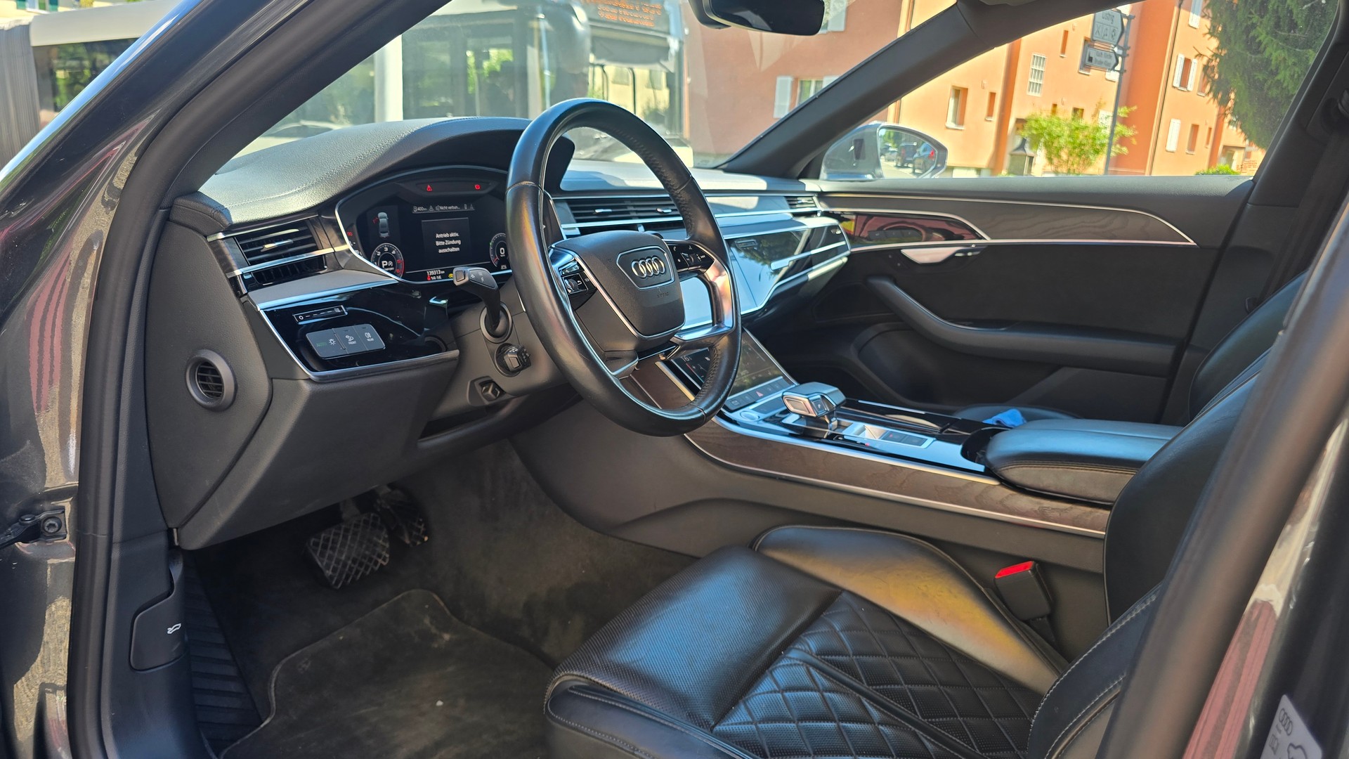 AUDI A8 50 TDI quattro tiptronic-image-10