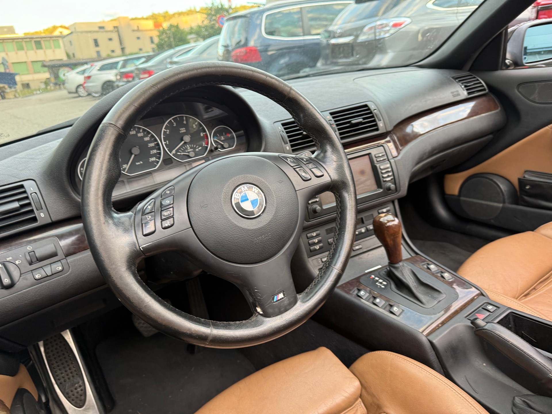 BMW 330Ci Cabriolet M-Paket ab Werk-image-5