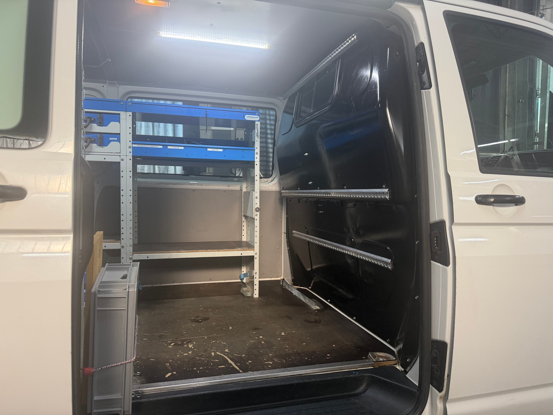 VW T6 2.0 TDI 4Motion ( ( Mit AHK / Sortimo Regale )-image-16