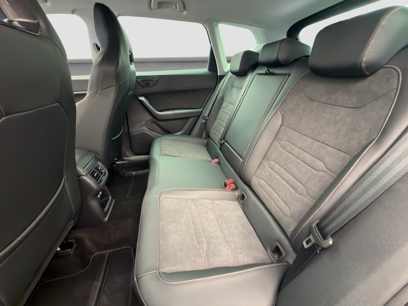 CUPRA Ateca 2.0TSI 4Drive DSG - AHK - 360-Kamera - Travelassist-image-10