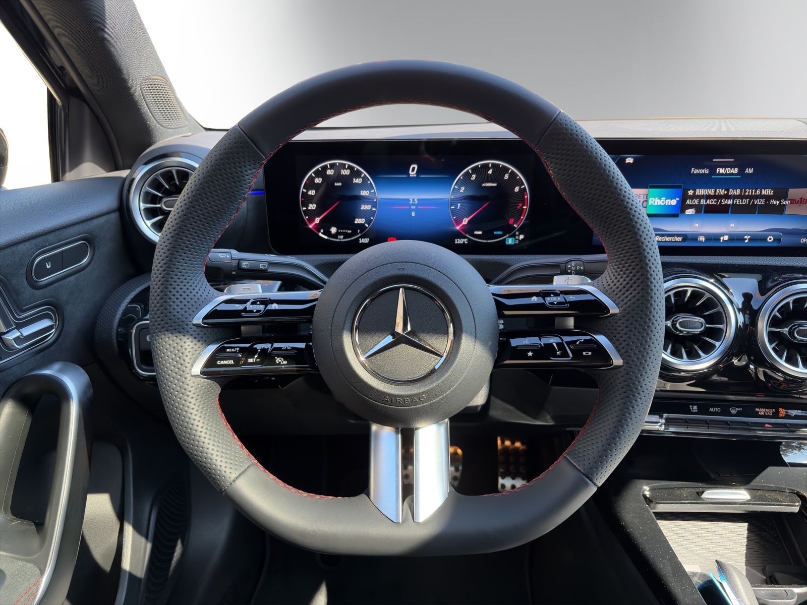 MERCEDES-BENZ A 220 4Matic 8G-DCT-image-11