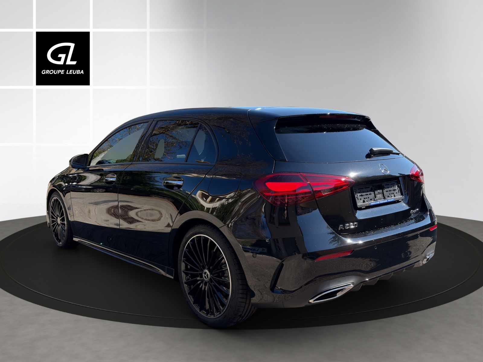 MERCEDES-BENZ A 220 4Matic 8G-DCT-showroom-element-3