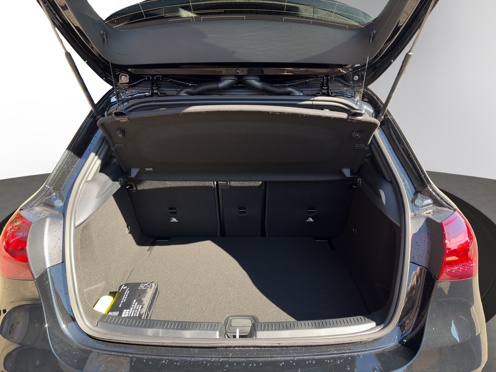 MERCEDES-BENZ A 220 4Matic 8G-DCT-image-5
