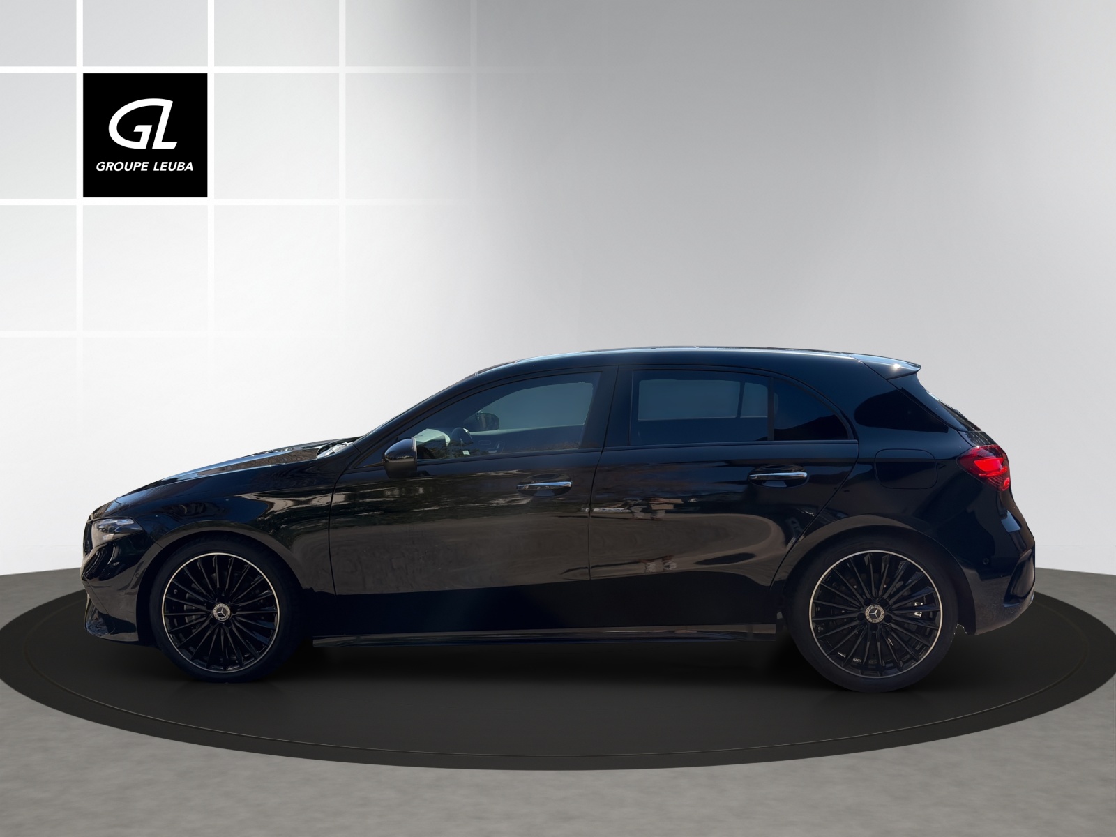 MERCEDES-BENZ A 220 4Matic 8G-DCT-showroom-element-2