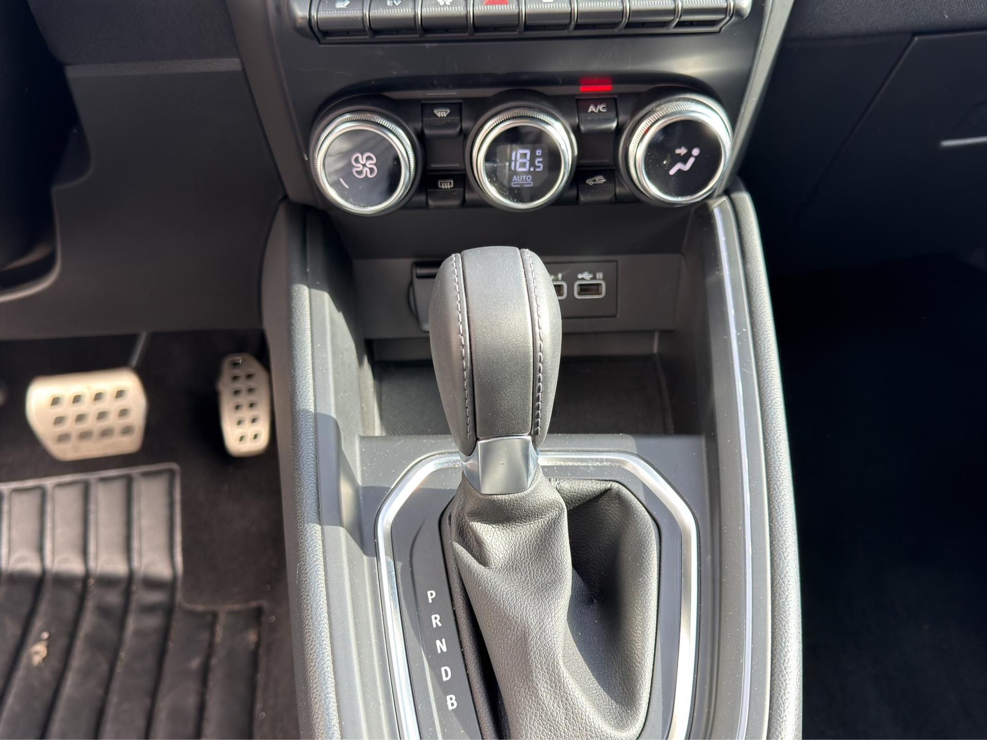 RENAULT Clio 1.6 E-Tech Esprit Alpine-image-11