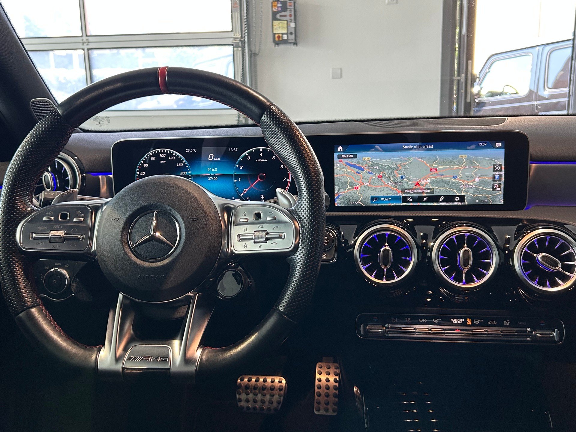 MERCEDES-BENZ A 35 AMG 4Matic Speedshift-image-18