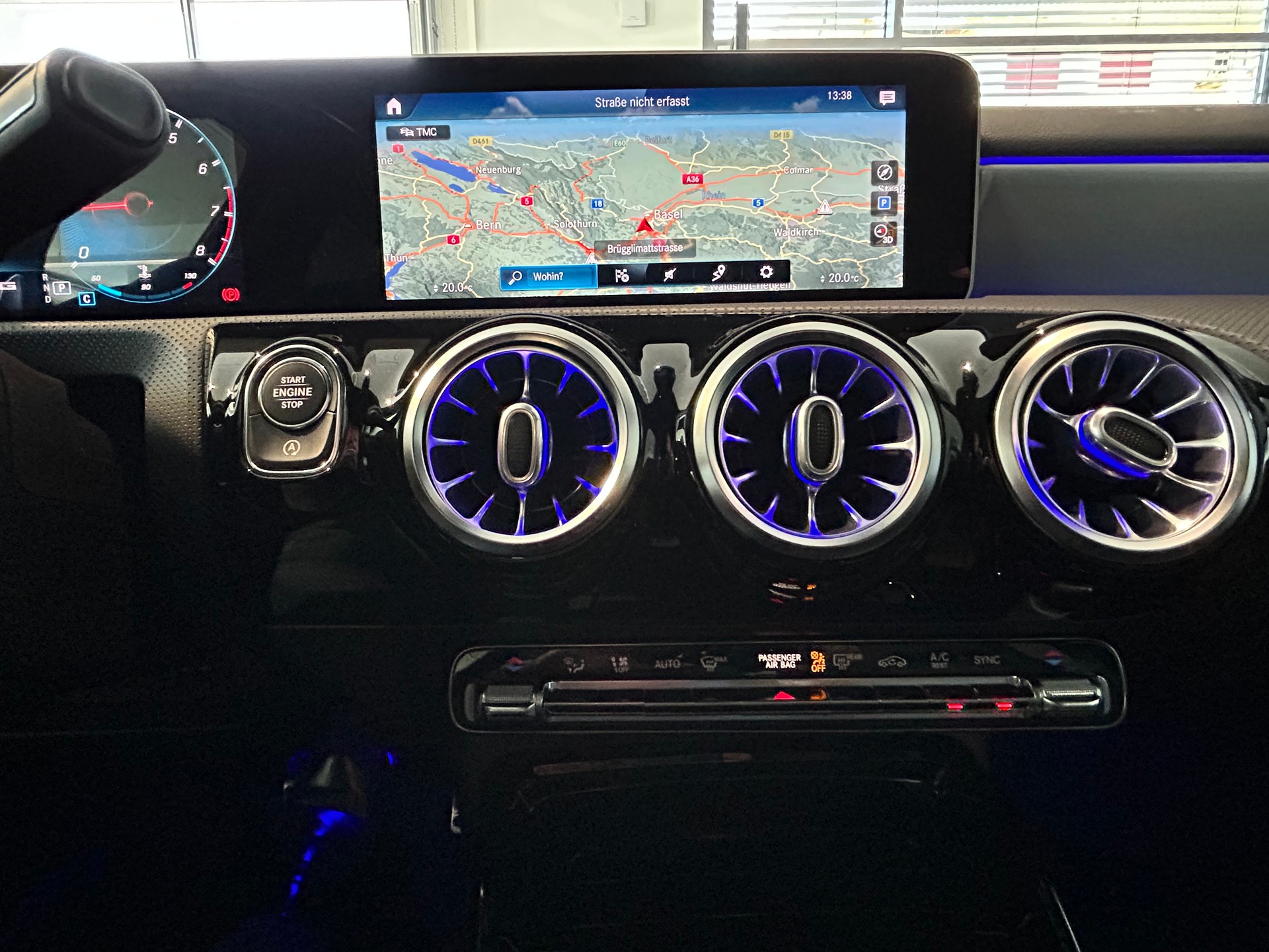 MERCEDES-BENZ A 35 AMG 4Matic Speedshift-image-23