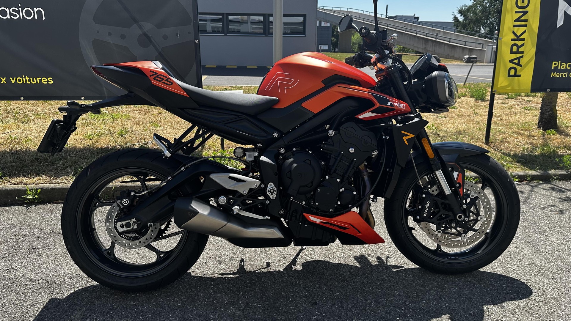 TRIUMPH Street Triple R 765-showroom-element-1