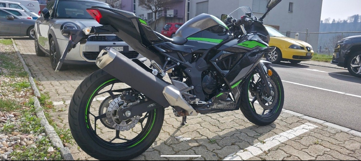 KAWASAKI Ninja 125-image-2