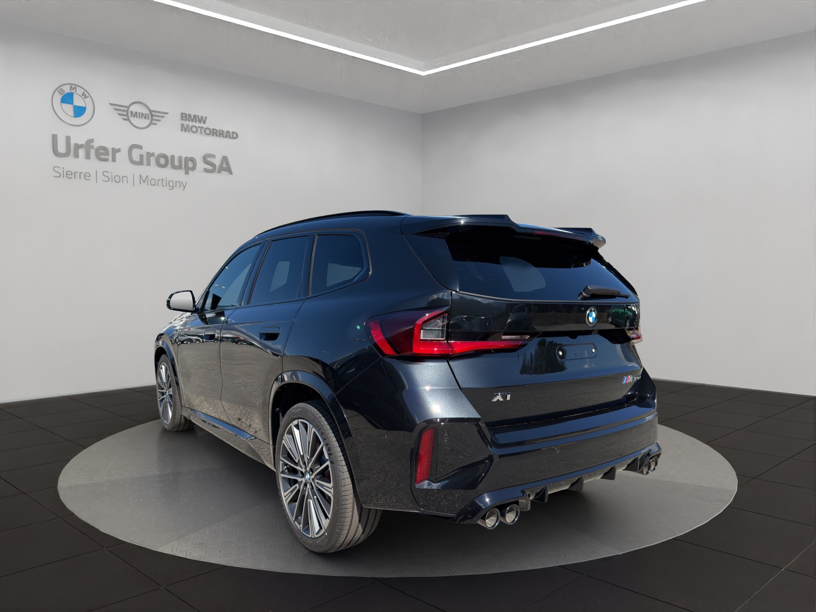 BMW X1 xDrive M35i-showroom-element-2