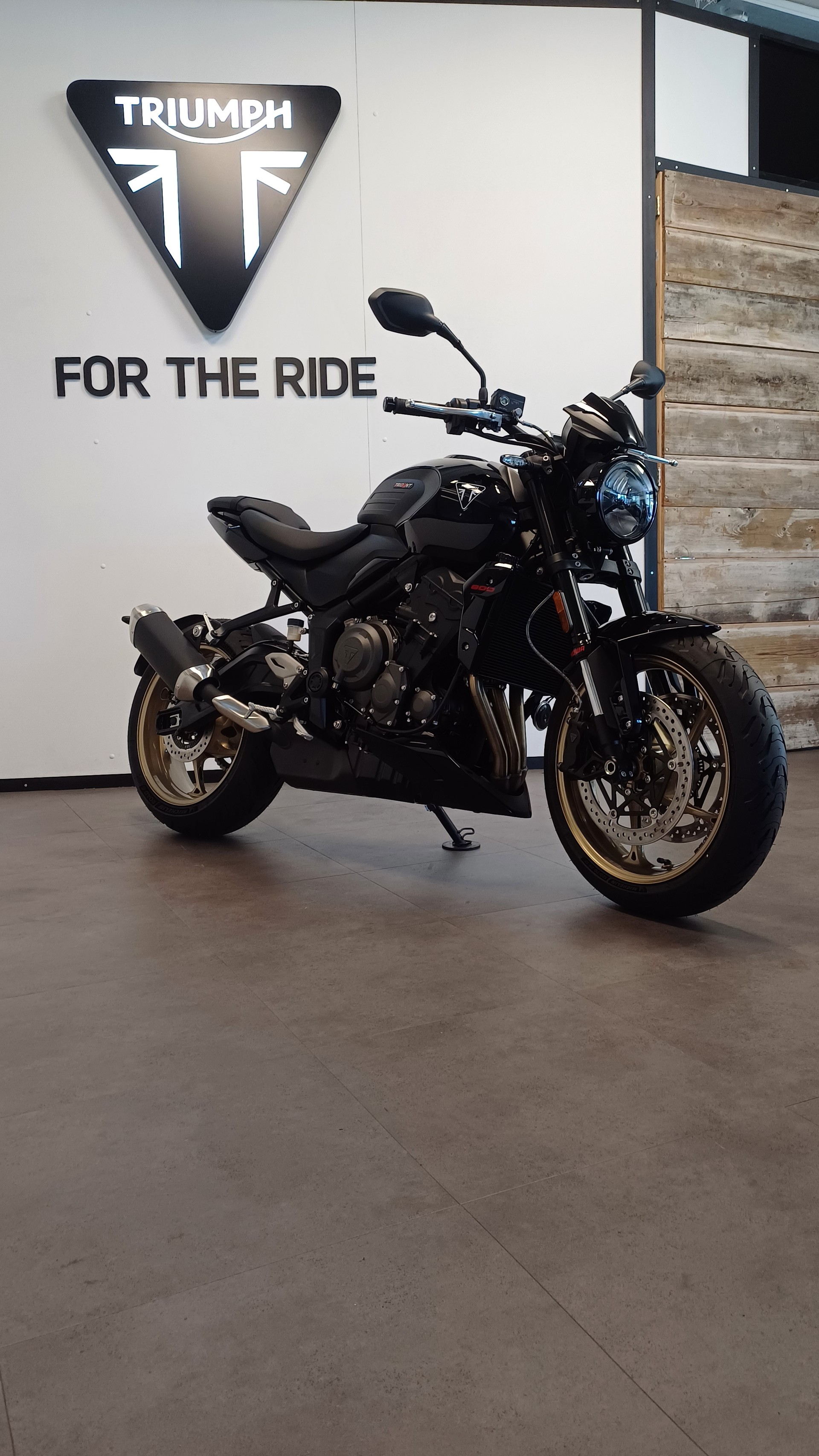 TRIUMPH Trident 800-image-6