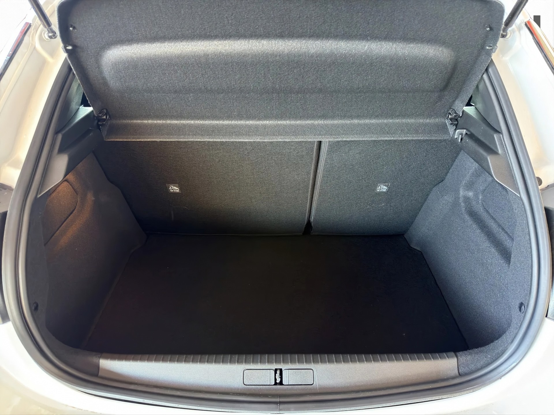 OPEL Corsa 1.2 T GS-image-22