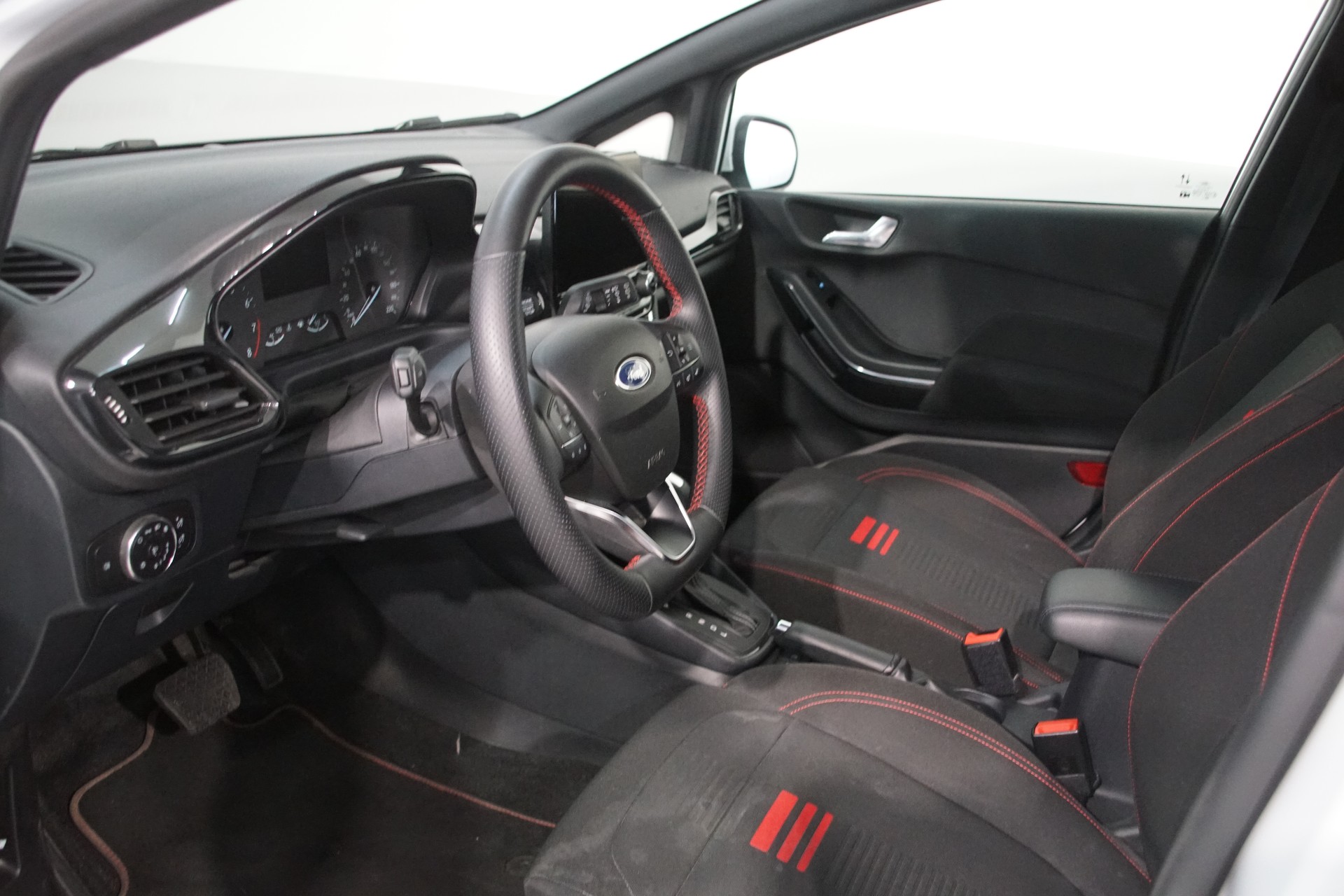 FORD Fiesta 1.0 SCTi MHEV ST Line Automat-image-10
