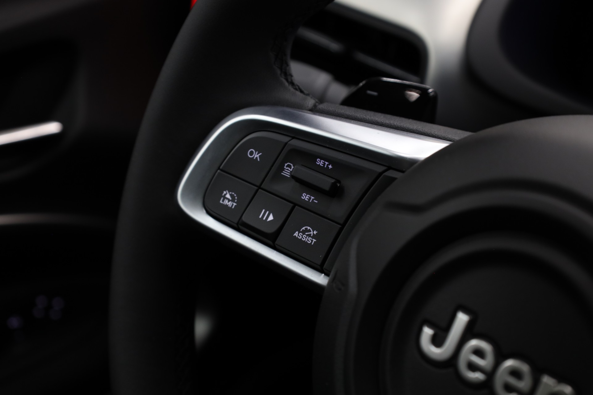 JEEP Avenger 1.2 MHEV Summit-image-30
