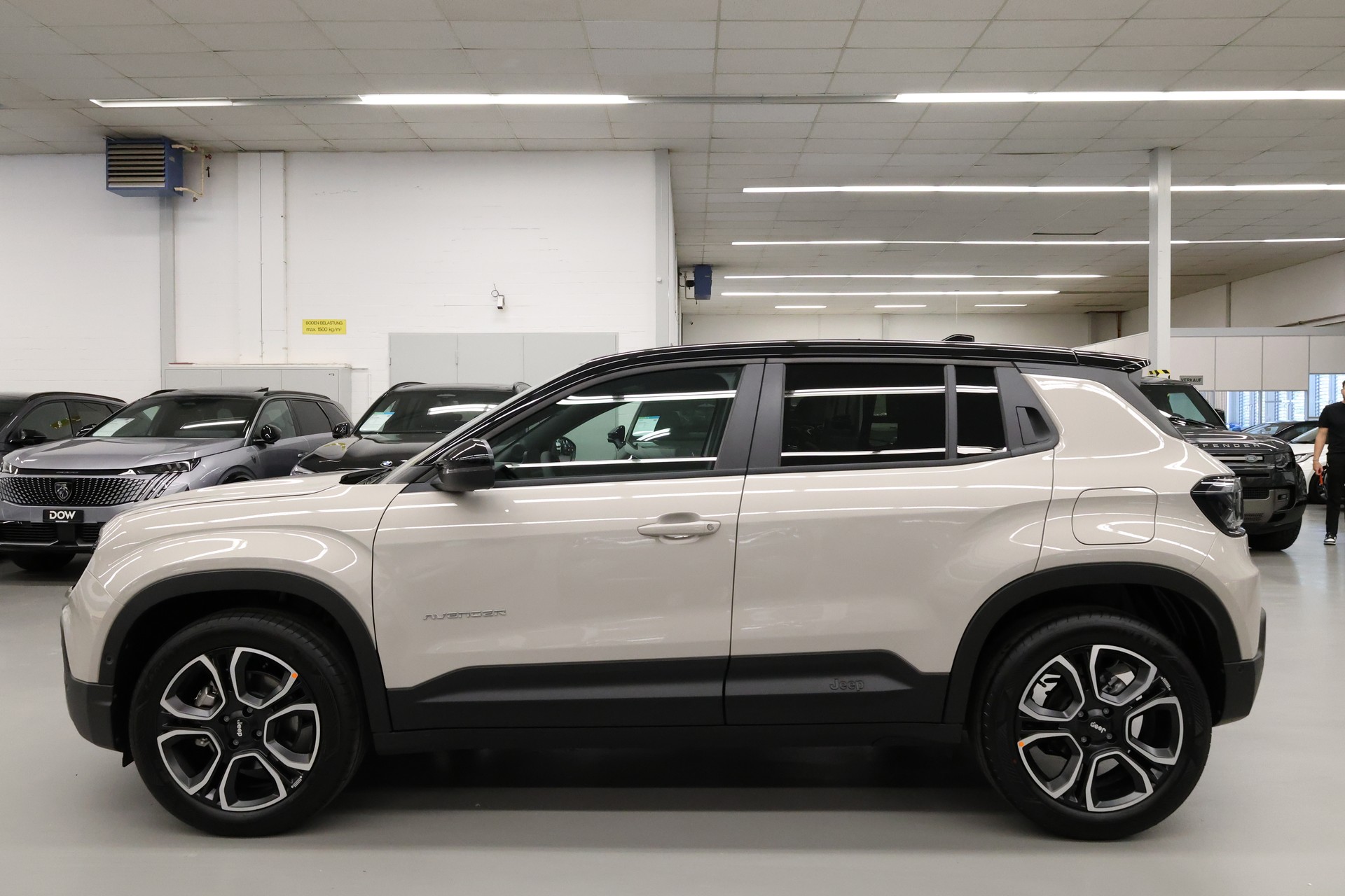 JEEP Avenger 1.2 MHEV Summit-image-12